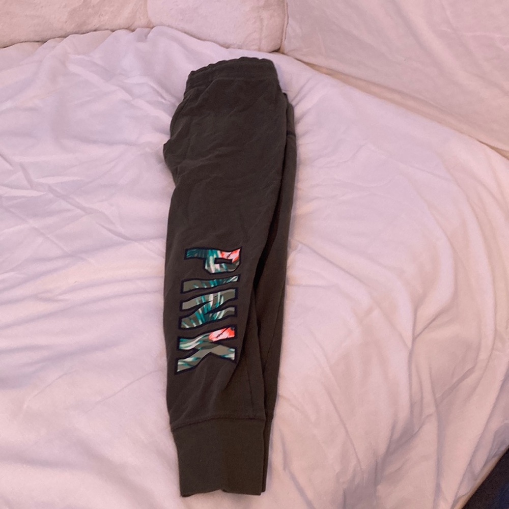 Green PINK sweats